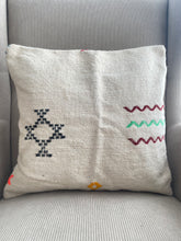 Charger l'image dans la galerie, Housse de coussin à motifs berbères