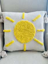 Charger l&#39;image dans la galerie, Housse de coussin &quot;Soleil&quot;
