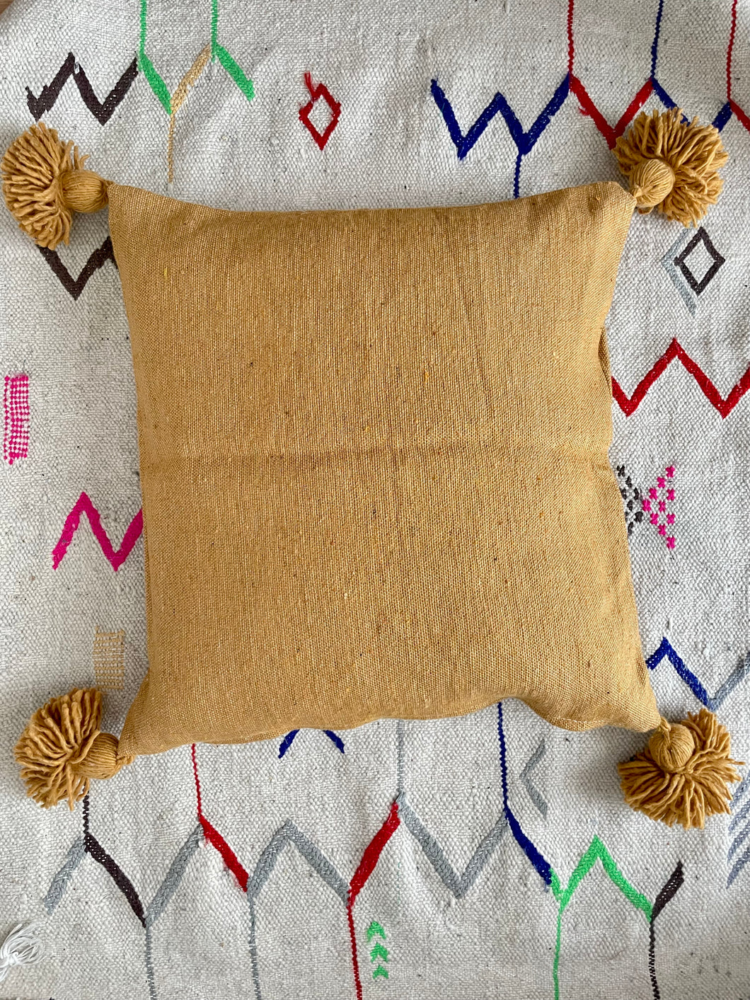 Housse de coussin berbère ocre
