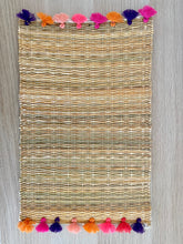 Charger l&#39;image dans la galerie, Set de table à pompons
