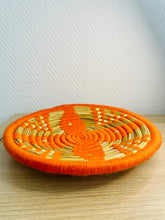 Charger l&#39;image dans la galerie, Plat décoratif &quot;Orange et doré&quot;
