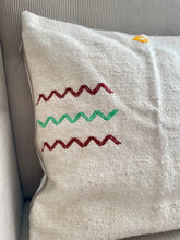 Charger l&#39;image dans la galerie, Housse de coussin à motifs berbères
