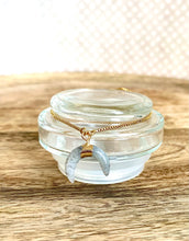 Charger l&#39;image dans la galerie, Bracelet Lune « Labradorite »
